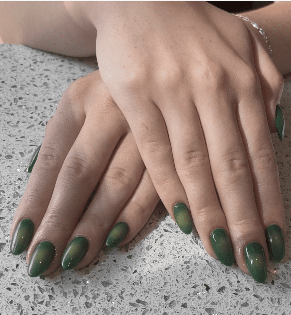 green aura nails